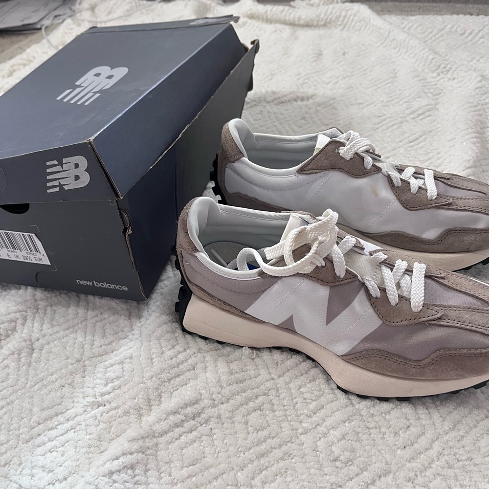 New Balance MS327
